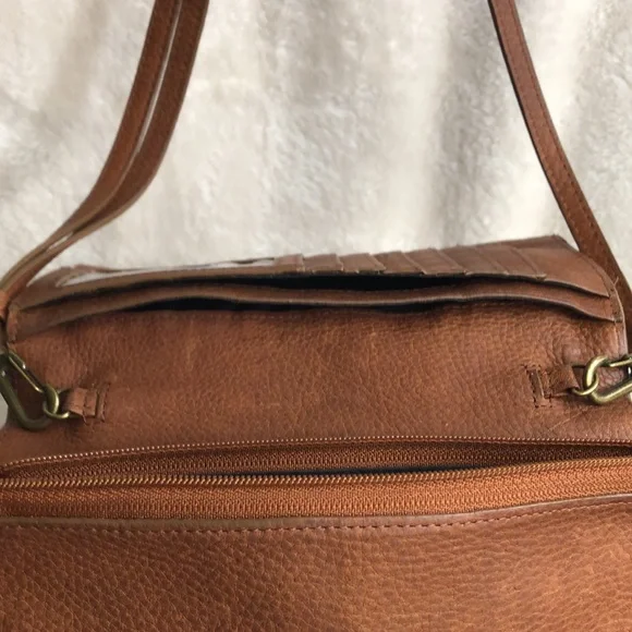 Duluth Trading Lifetime Leather Crossbody Wallet Cognac - Picture 11 of 12